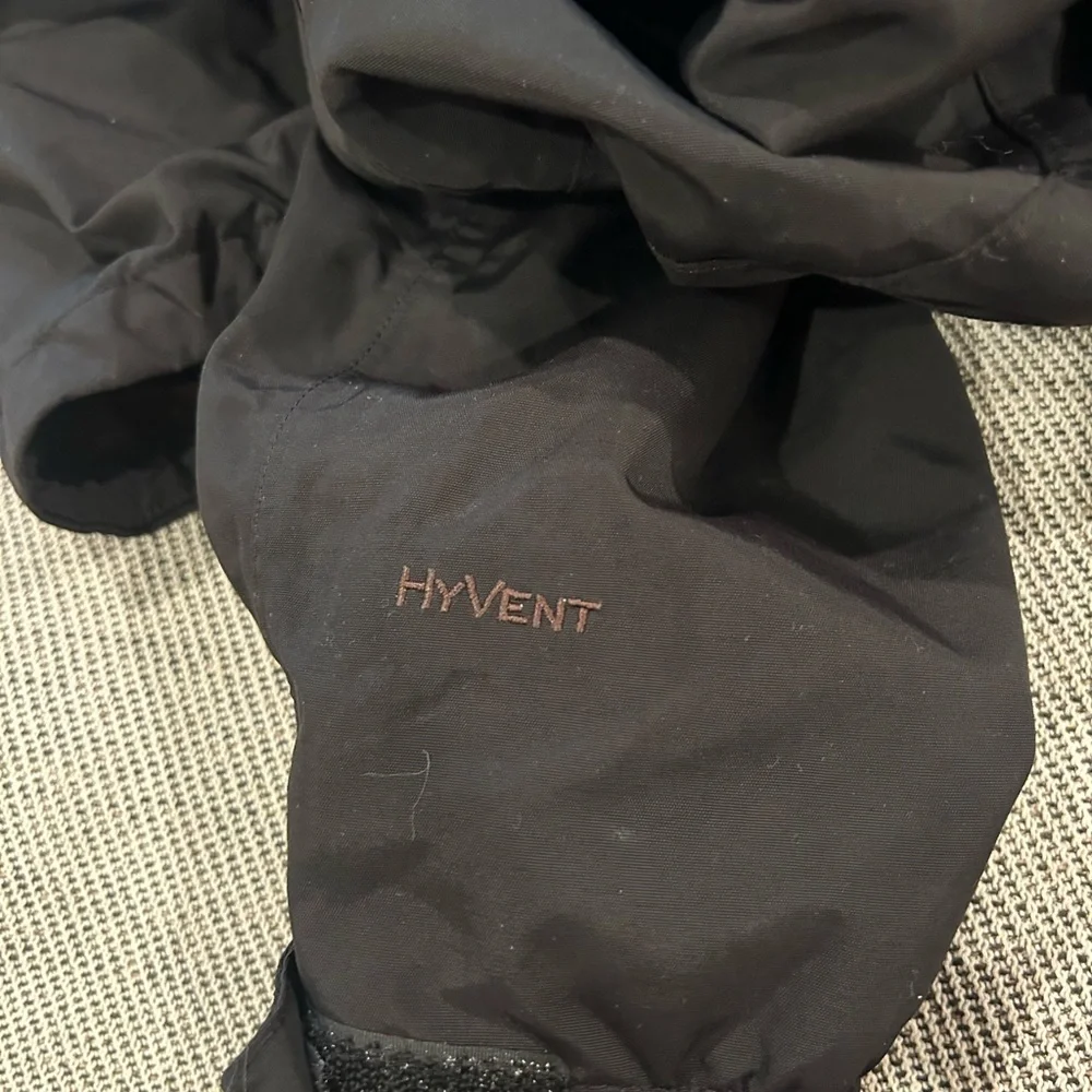 North Face HyVent multi-pocket jacket - Picture 10 of 12
